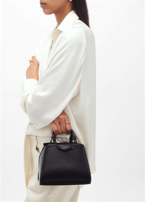 Nano Antigona Cube bag in patent leather 